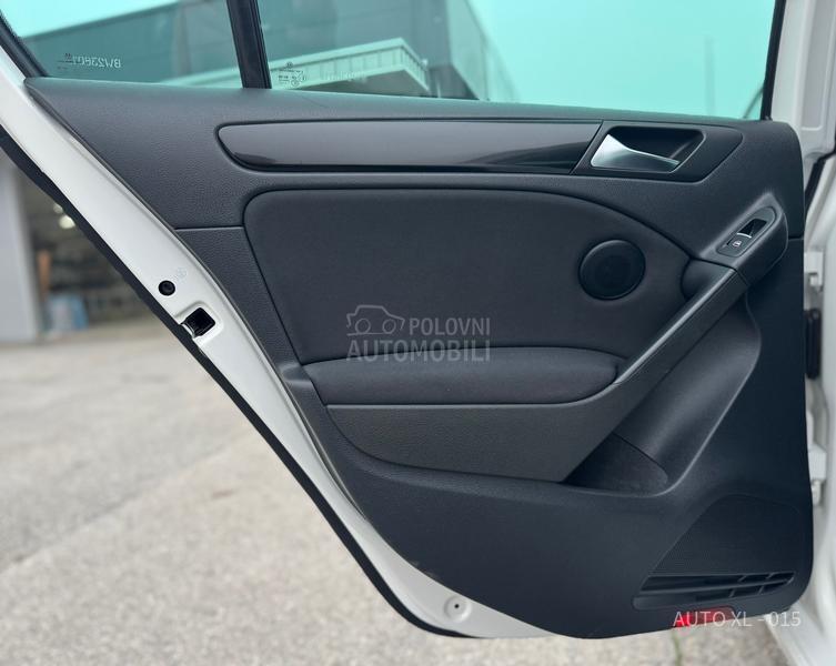 Volkswagen Golf 6 1.6 TDI / NAV / LED