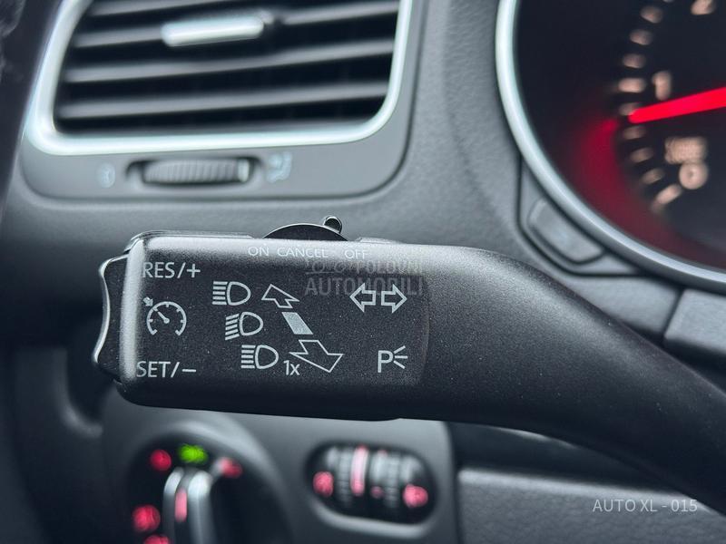 Volkswagen Golf 6 1.6 TDI / NAV / LED