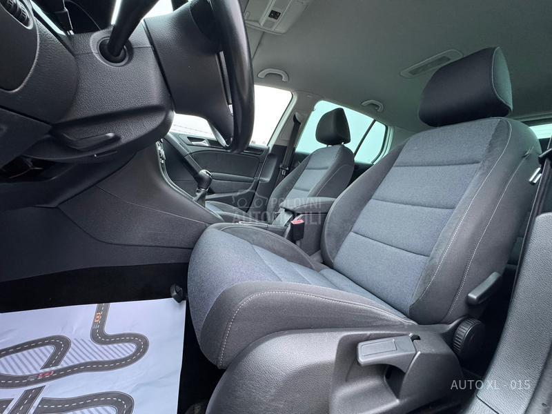 Volkswagen Golf 6 1.6 TDI / NAV / LED