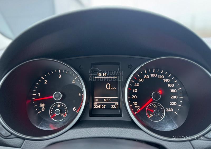 Volkswagen Golf 6 1.6 TDI / NAV / LED