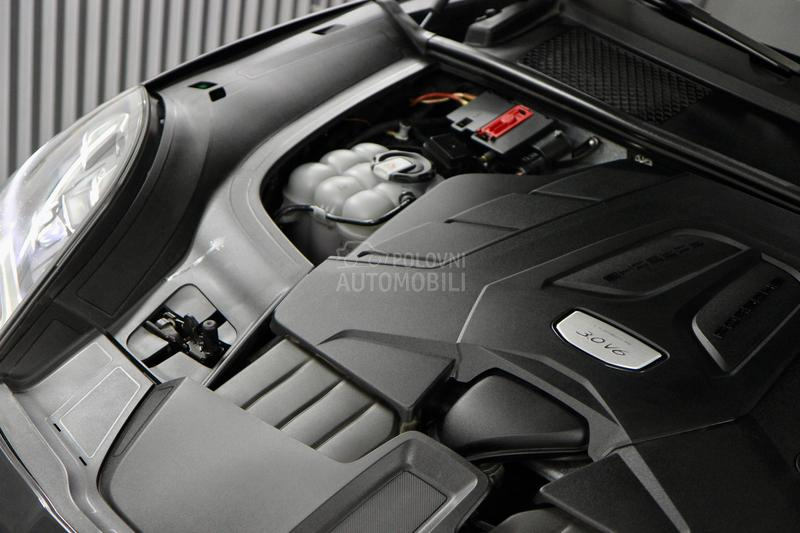 Porsche Cayenne 3.0 V6
