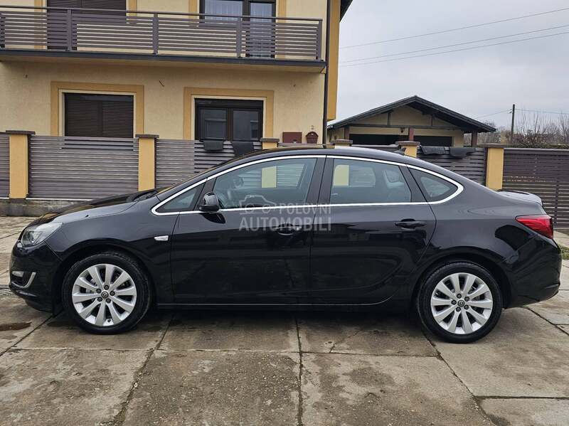 Opel Astra J //COSMO