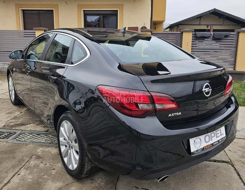 Opel Astra J //COSMO