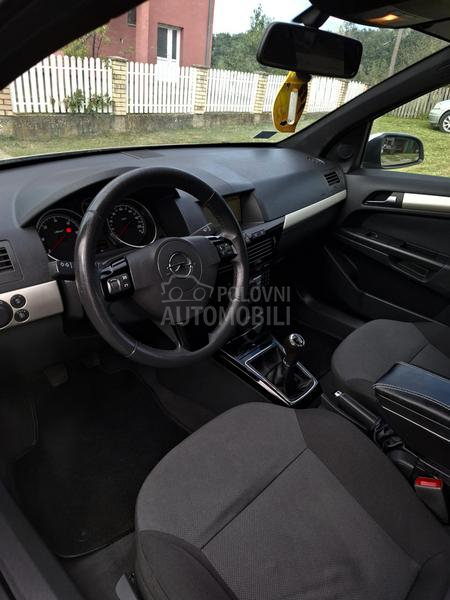Opel Astra H 