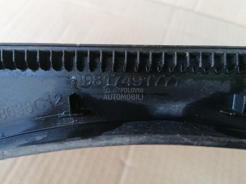 Zadnja desna lajsna ruba