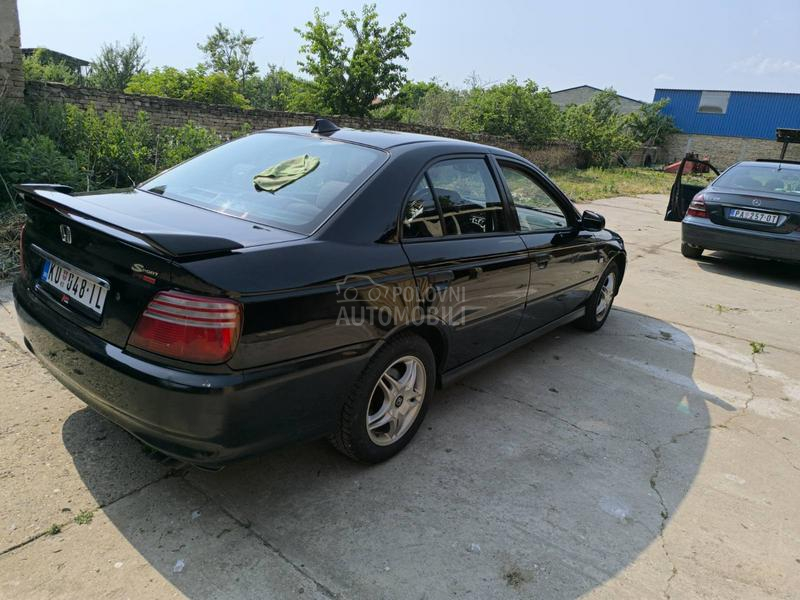 Honda Accord 1.8 b
