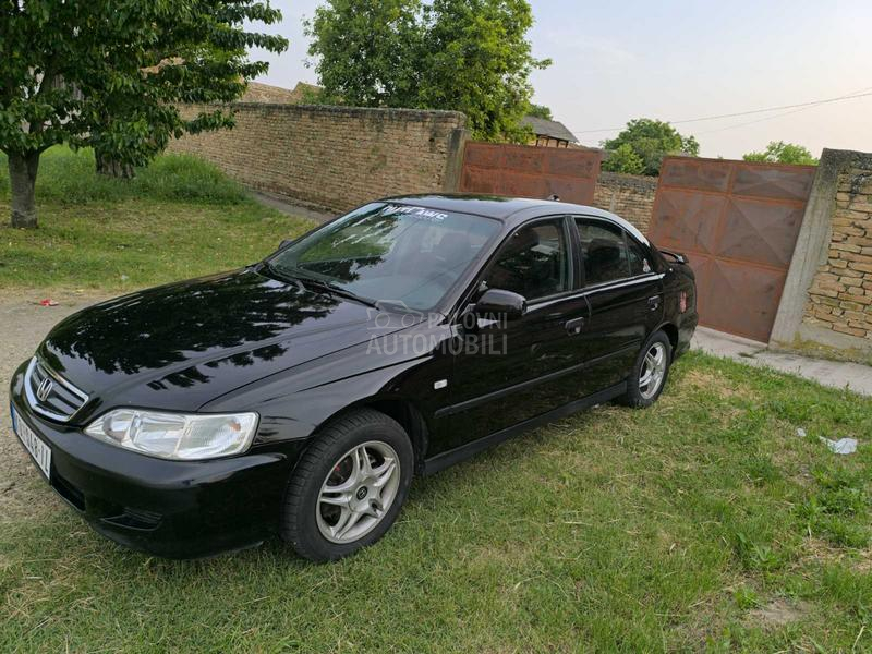 Honda Accord 1.8 b