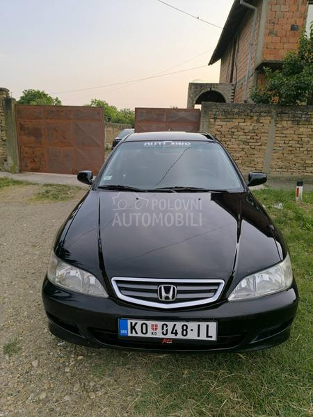 Honda Accord 1.8 b