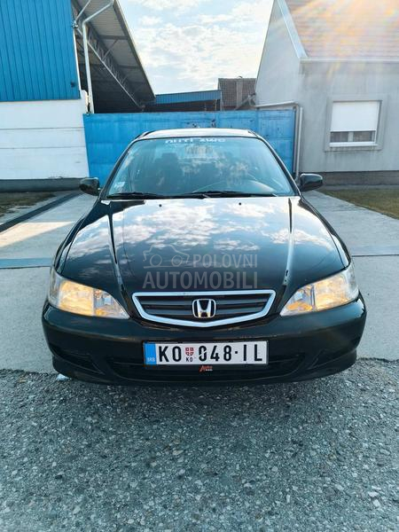 Honda Accord 1.8 b