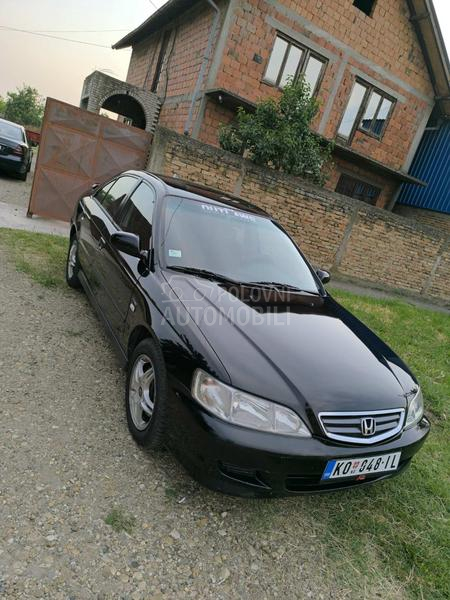 Honda Accord 1.8 b