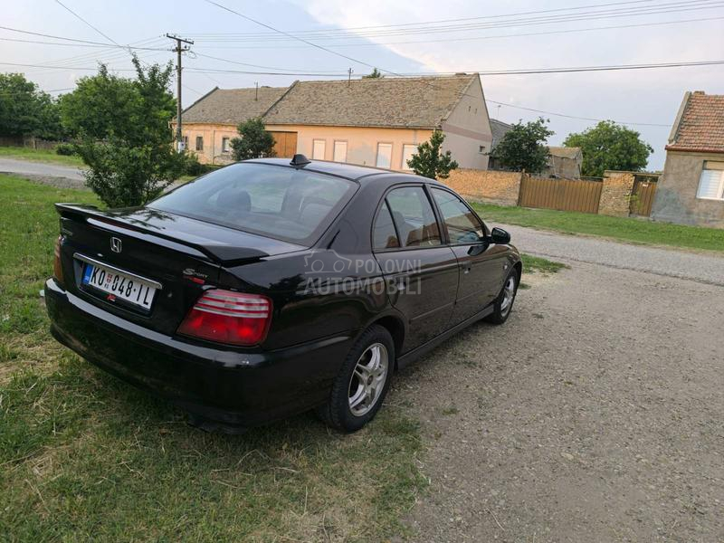Honda Accord 1.8 b
