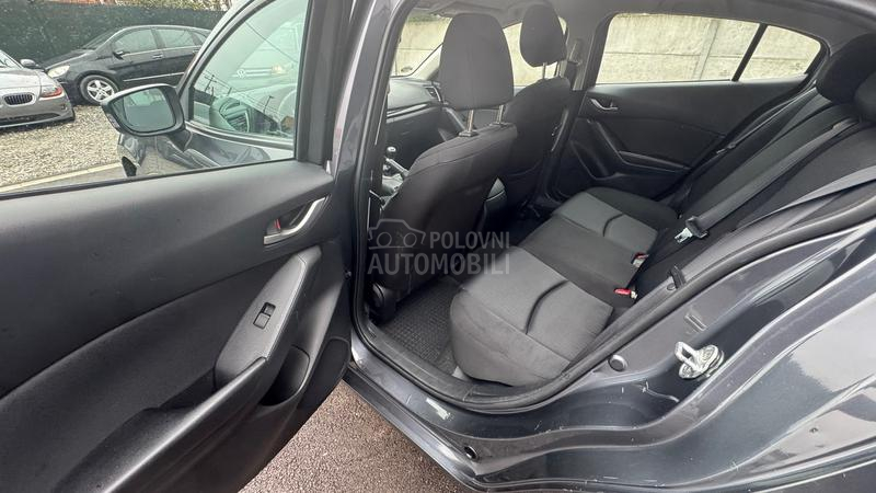 Mazda 3 1.5b SkYactive