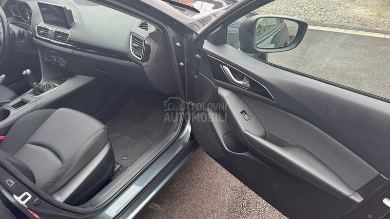 Mazda 3 1.5b SkYactive