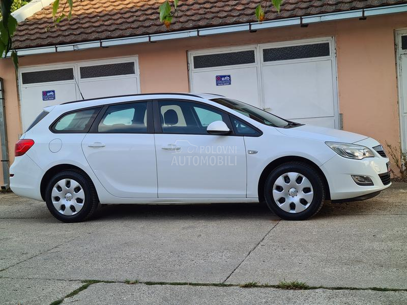 Opel Astra J 1.7cdti ENJOY