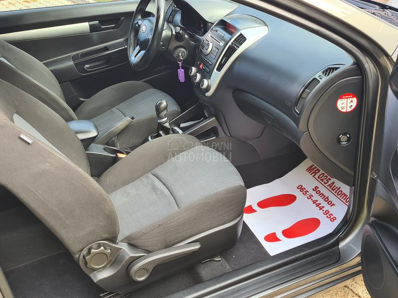 Kia cee`d 1.4 Cvvt model