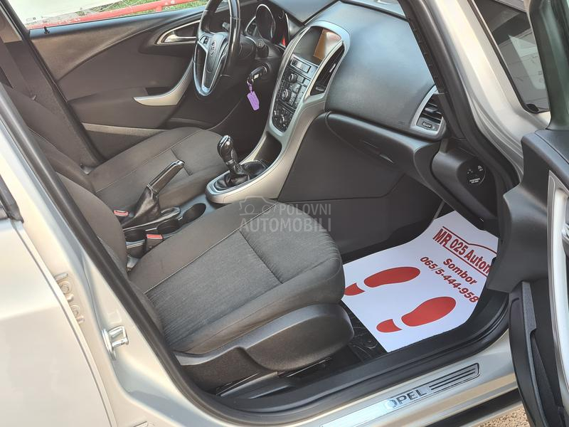 Opel Astra J 1.6 NAAVIGACIJA
