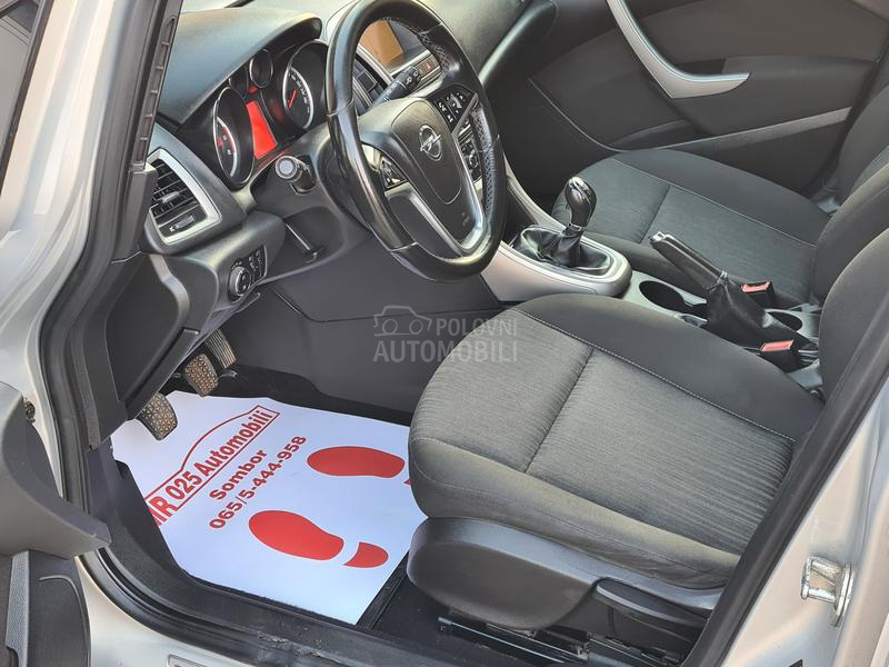 Opel Astra J 1.6 NAAVIGACIJA