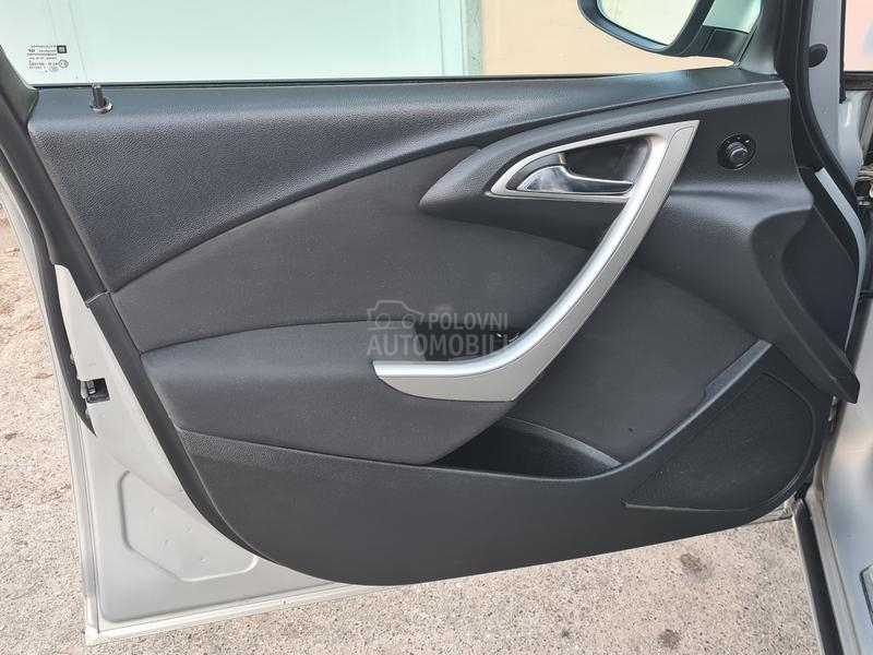 Opel Astra J 1.6 NAAVIGACIJA