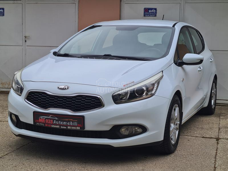 Kia cee`d 1.4 EX Champion