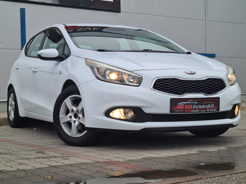 Kia cee`d 1.4 EX Champion