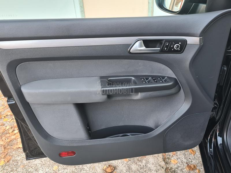 Volkswagen Touran 1.6tdi NAAVIGACIJA