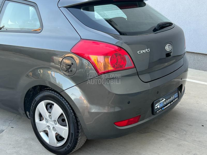 Kia cee`d 1.4b LX FRESH