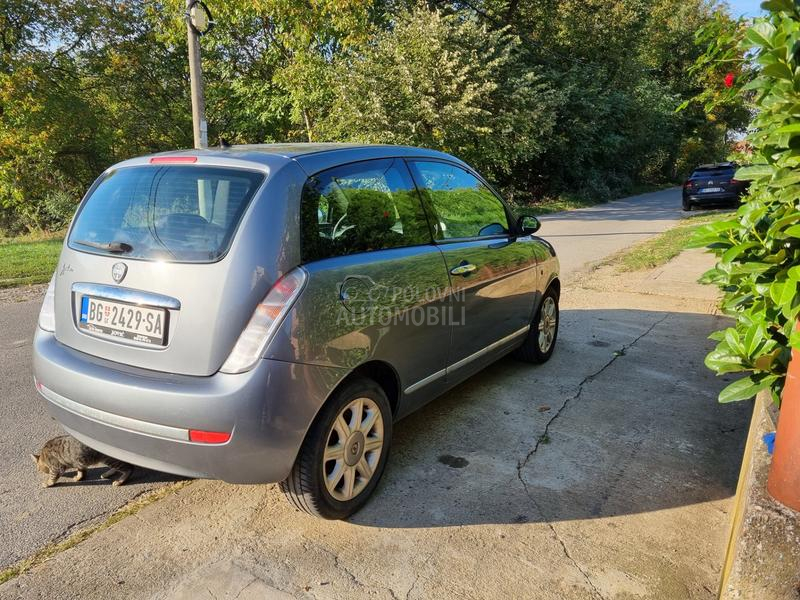 Lancia Ypsilon 1.2 b