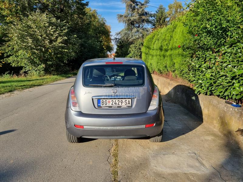 Lancia Ypsilon 1.2 b