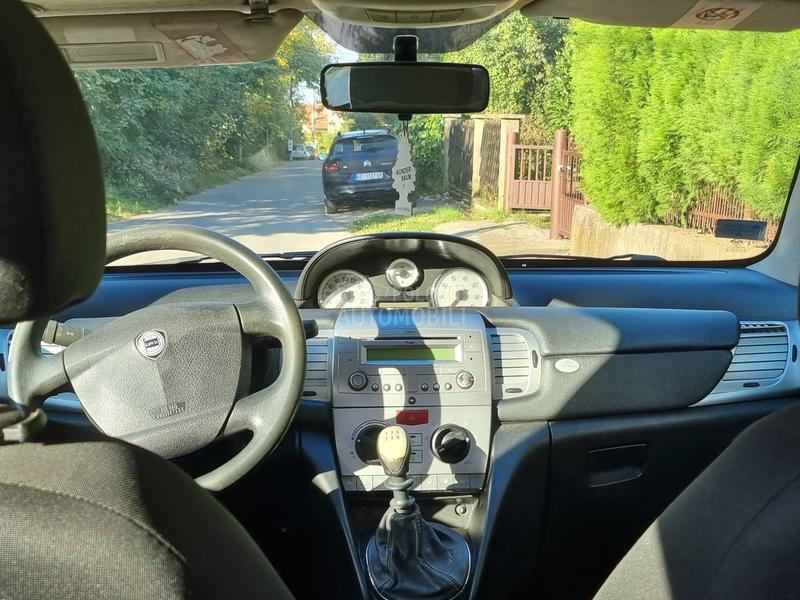 Lancia Ypsilon 1.2 b