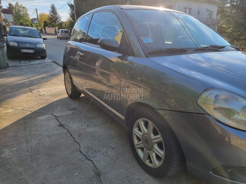 Lancia Ypsilon 1.2 b