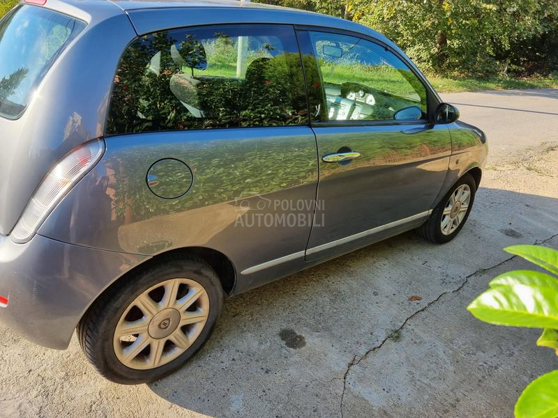 Lancia Ypsilon 1.2 b