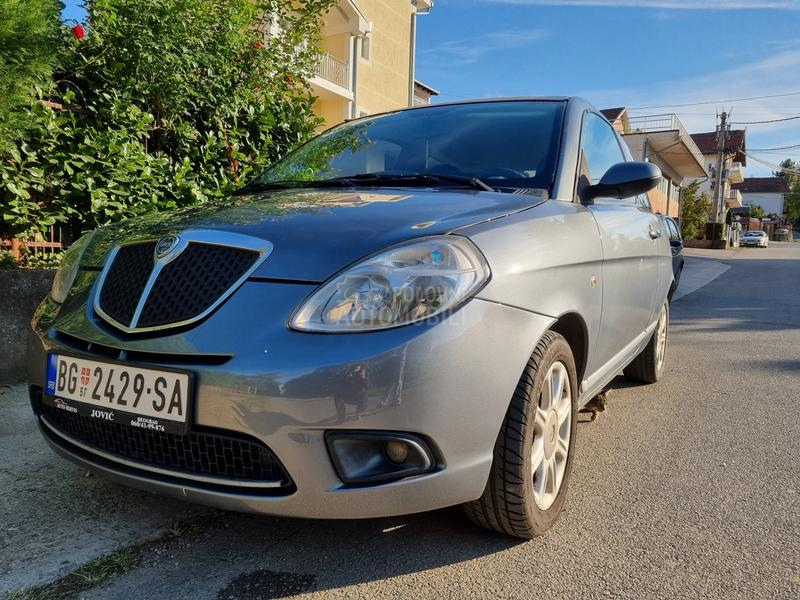 Lancia Ypsilon 1.2 b