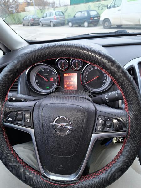 Opel Astra J 