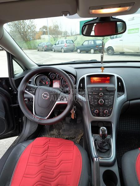 Opel Astra J 