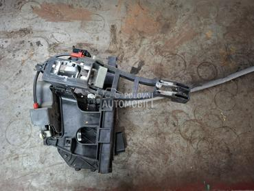 Brava zadnjih desnih vrata za Ford Mondeo od 2007. do 2014. god.