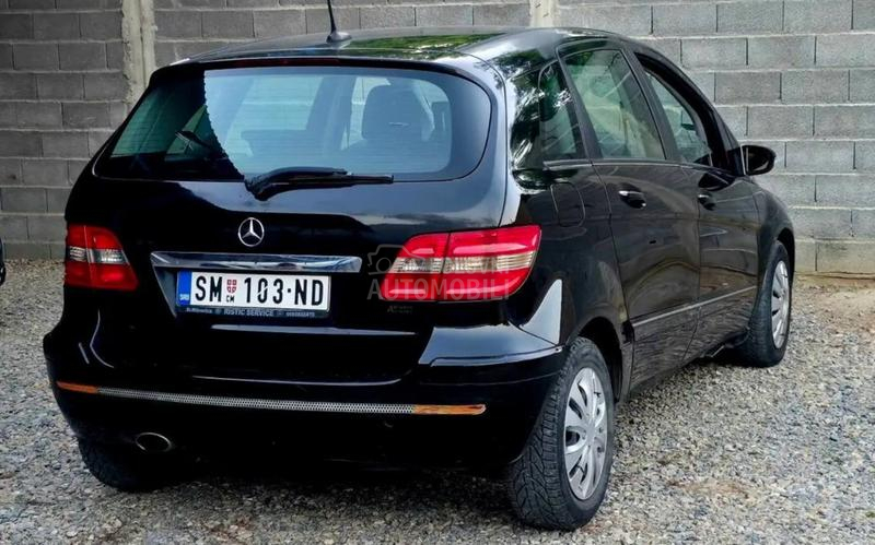 Mercedes Benz B 180 