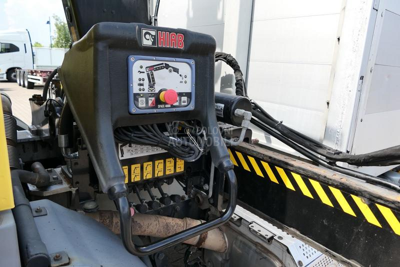 Mercedes Benz 1833 axor