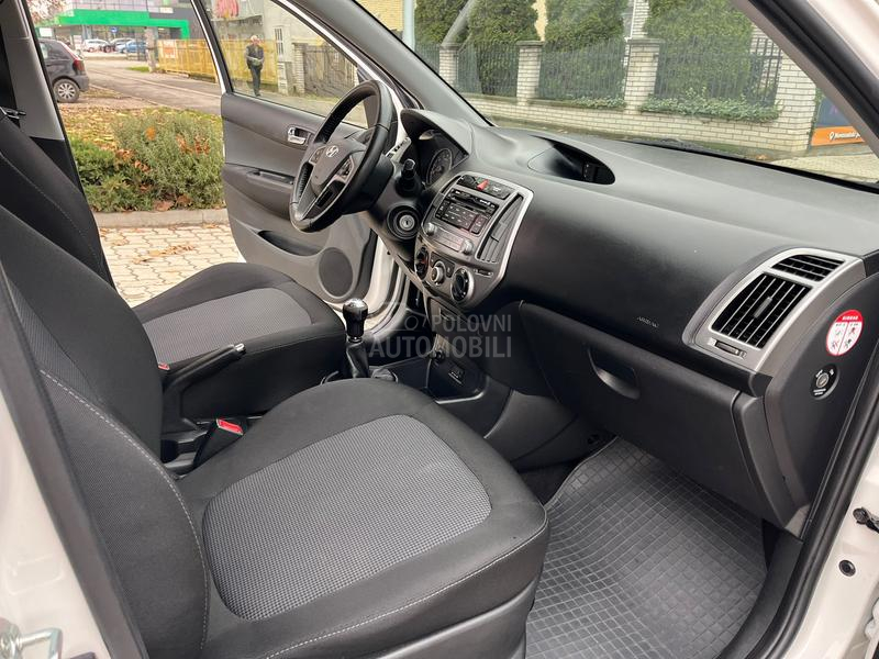 Hyundai i20 1.2 Švajcarac