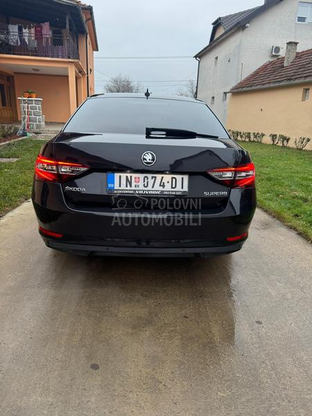 Škoda Superb 