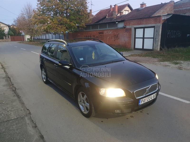 Volvo V50 