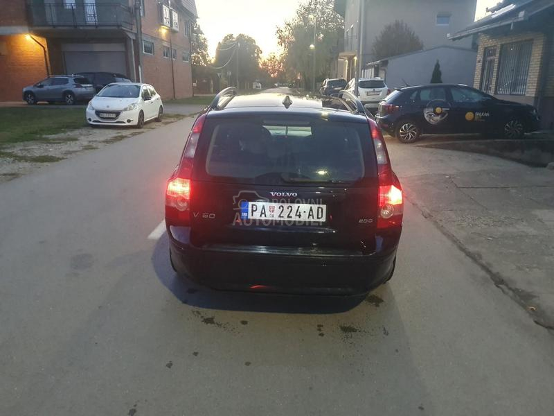 Volvo V50 