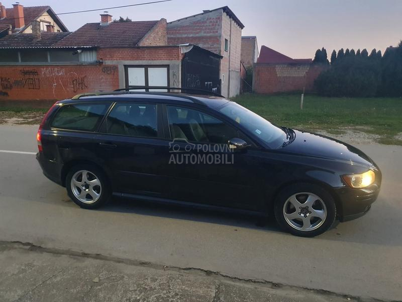 Volvo V50 