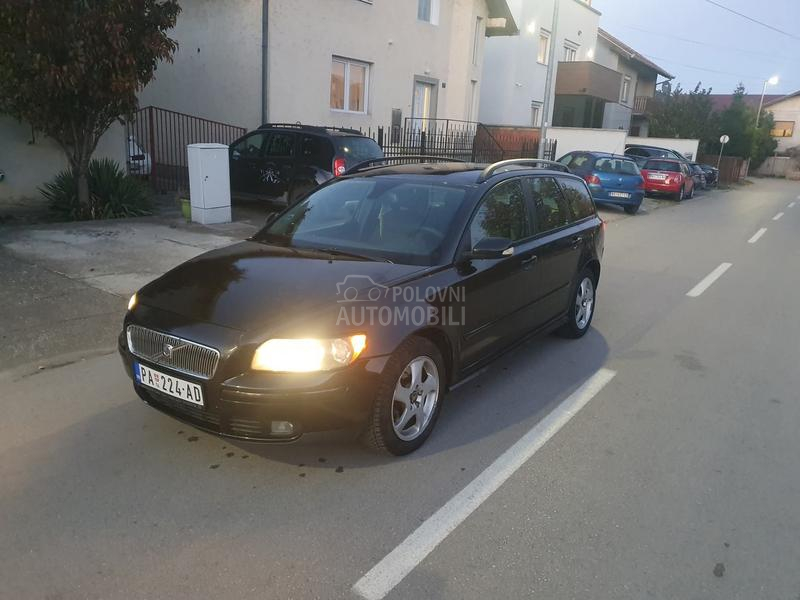Volvo V50 
