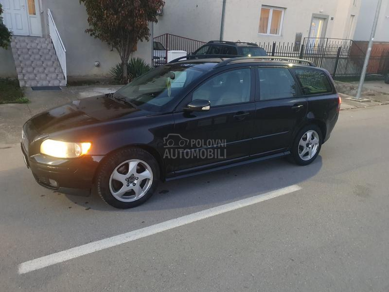 Volvo V50 