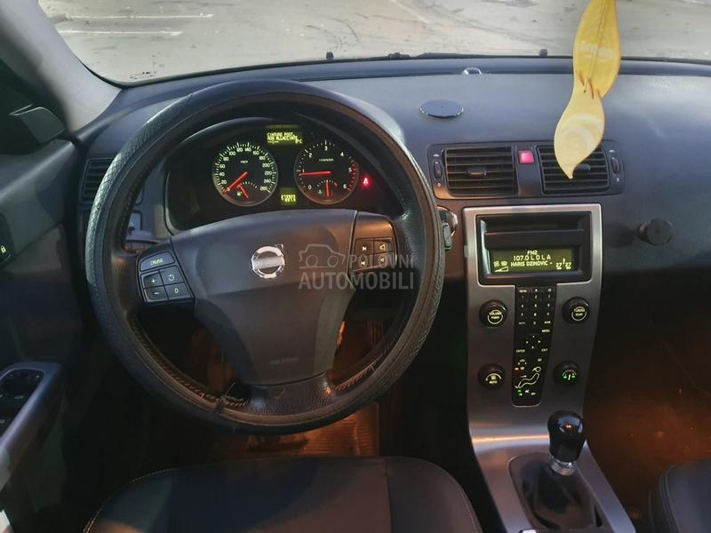 Volvo V50 