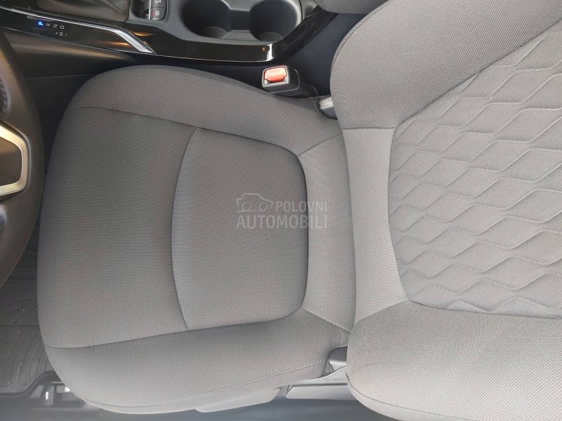 Toyota Corolla 1.5 LUNA  AT