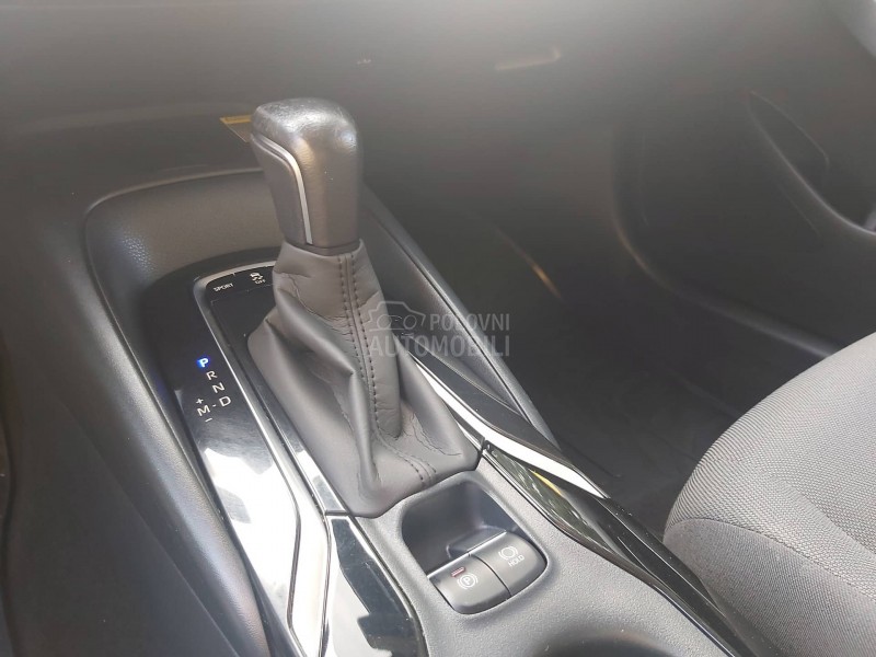 Toyota Corolla 1.5 LUNA  AT