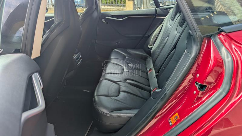 Tesla Model S 85