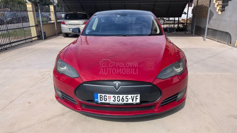 Tesla Model S 85