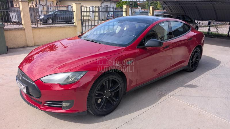 Tesla Model S 85